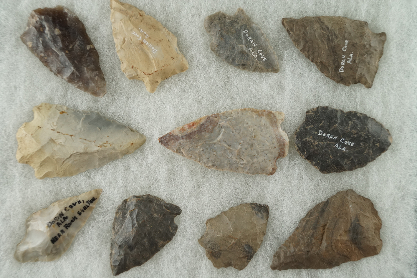Group of 11 assorted arrowheads found in Alabama. Largest is 2 1/4".