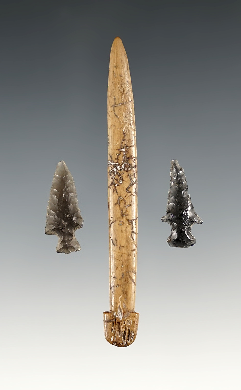 Set including 2 Obsidian arrow points, both around 7/8" long, and a 3 1/16" bone hair pin - Oregon