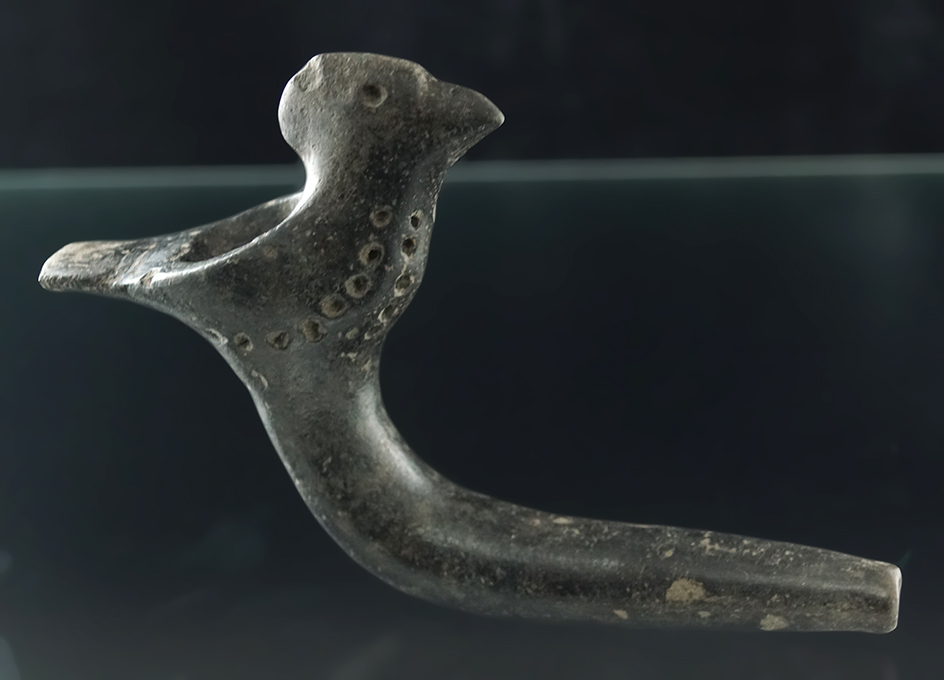 5 3/8" Clay Pipe found in Simcoe Co., Ontario Canada. Excellent bird effigy bowl design.