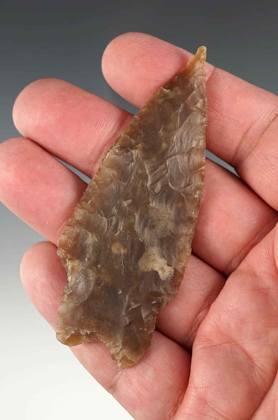 Needle Tip 3 3/8" Texas Pedernales that is well made. Comes with a COA.