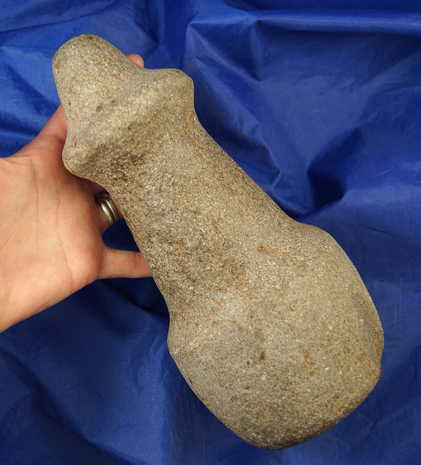 Massive! 9 1/4" tall Columbia River Mall with a large ring and nipple top.