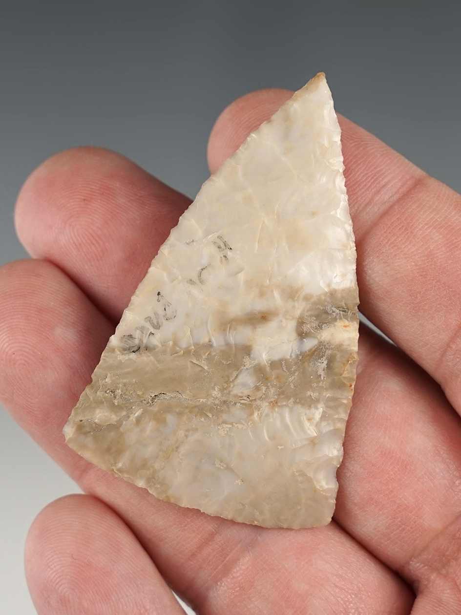 Fine 2 5/16" Atlatl Valley Trianglular. Found near the Hood River, Oregon. Thin and well flaked.