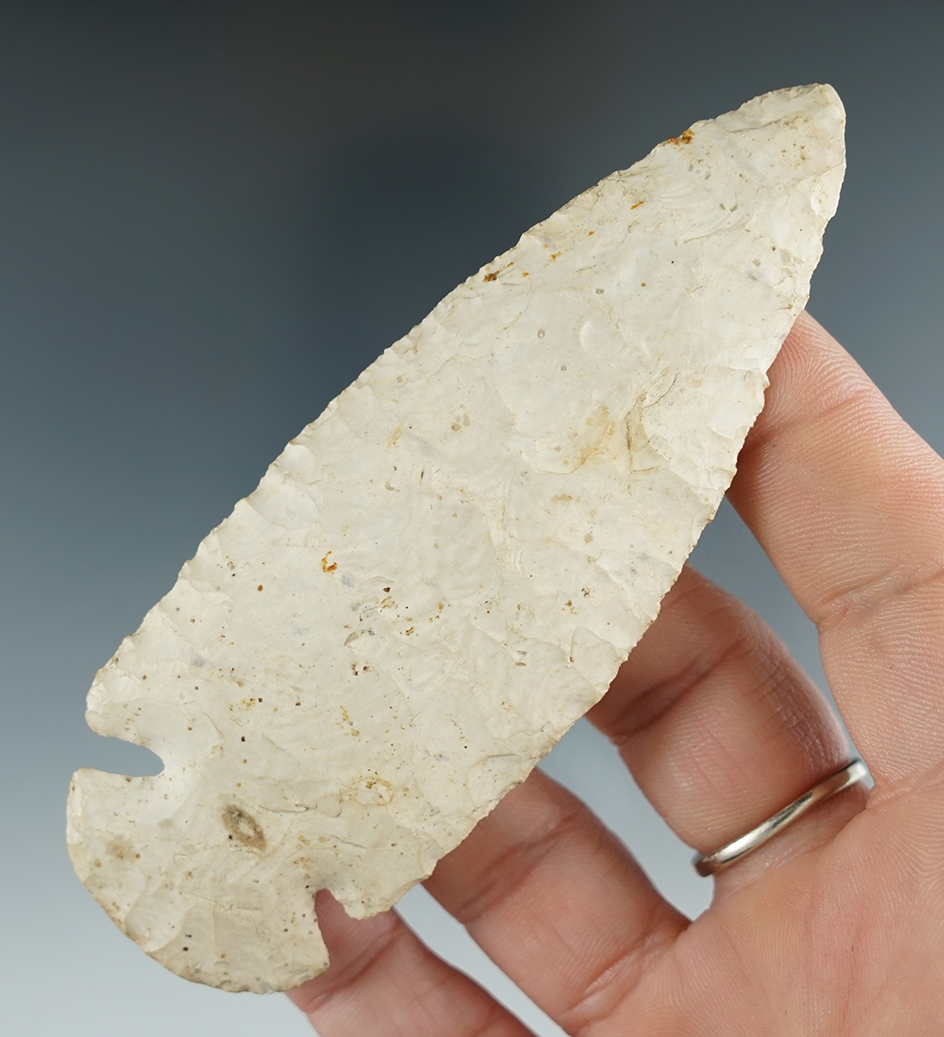 Nicely styled 4" Dovetail with excellent flaking found in Missouri.