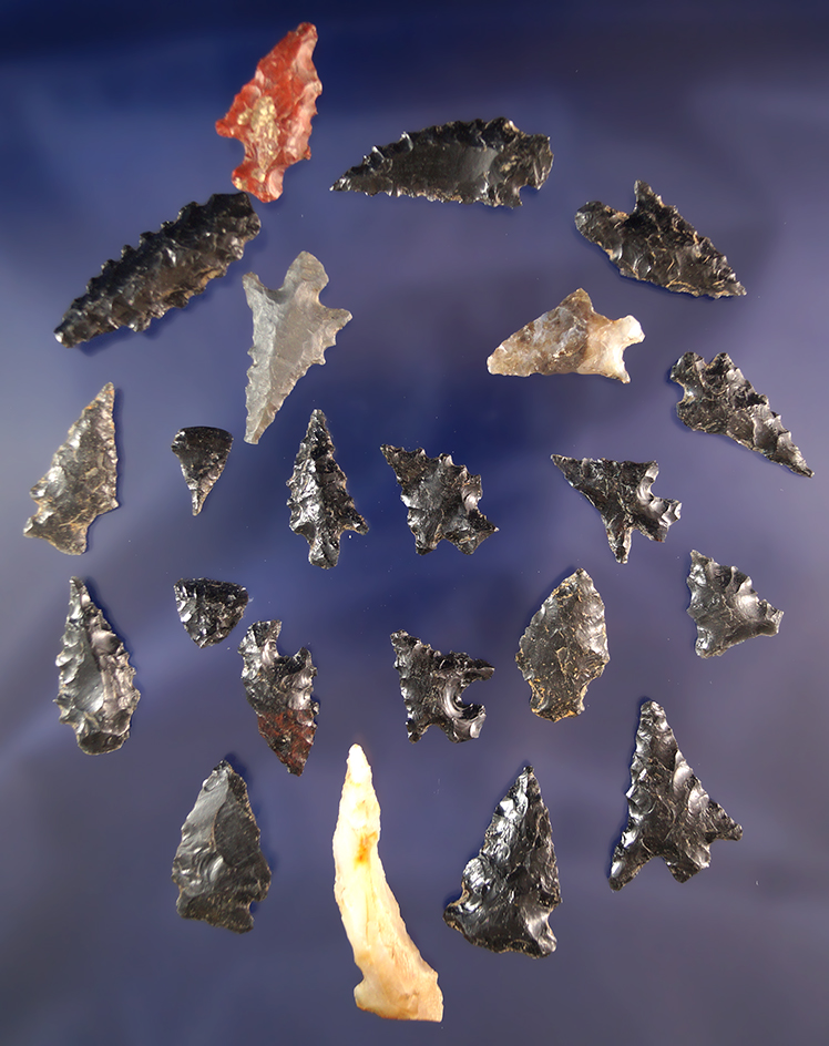 22 assorted Calapooya points from the collection of Robert Howard. Found in Linn Co., OR.