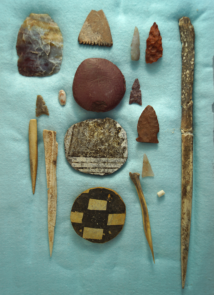 Unique set  including arrowheads, salvage pottery discs and bone relics - Witch Well, Arizona.