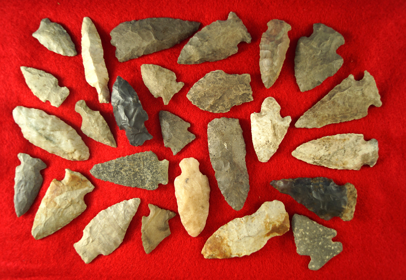 Group of approximately 26 assorted arrowheads found in Michigan. Largest is 2 3/8".