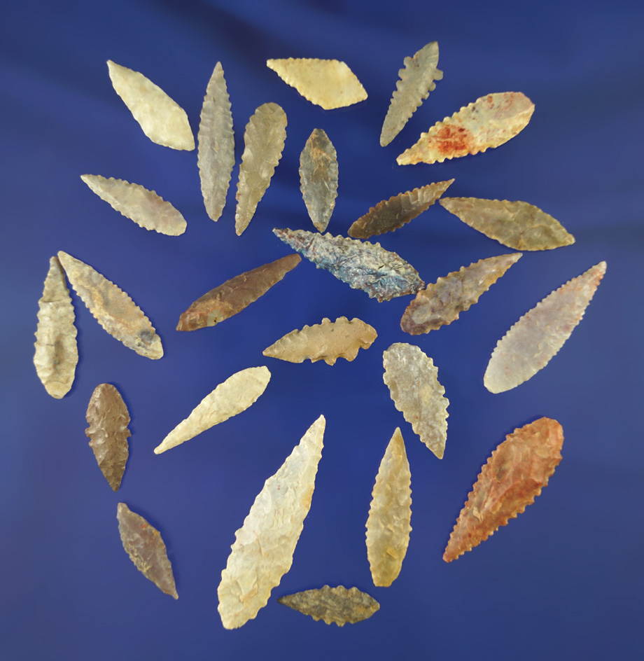 Nice set of 25 serrated African Neolithic points found in the northern Sahara desert region.