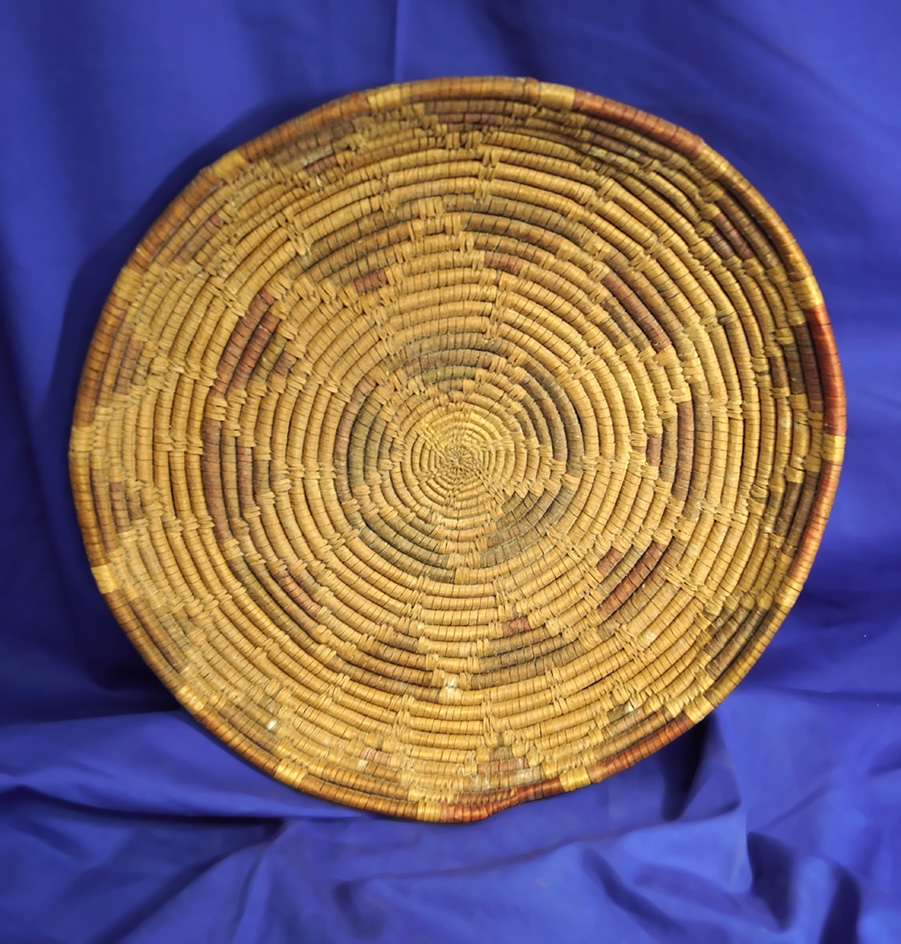 Nicely woven 11 1/2" diameter Paiute handwoven basket in nice condition.