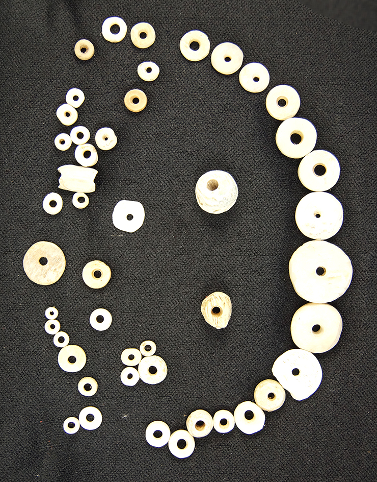 Nice set of Shell Disc Beads collected near Decatur Alabama. Largest is 1 1/8" diameter. Pictured