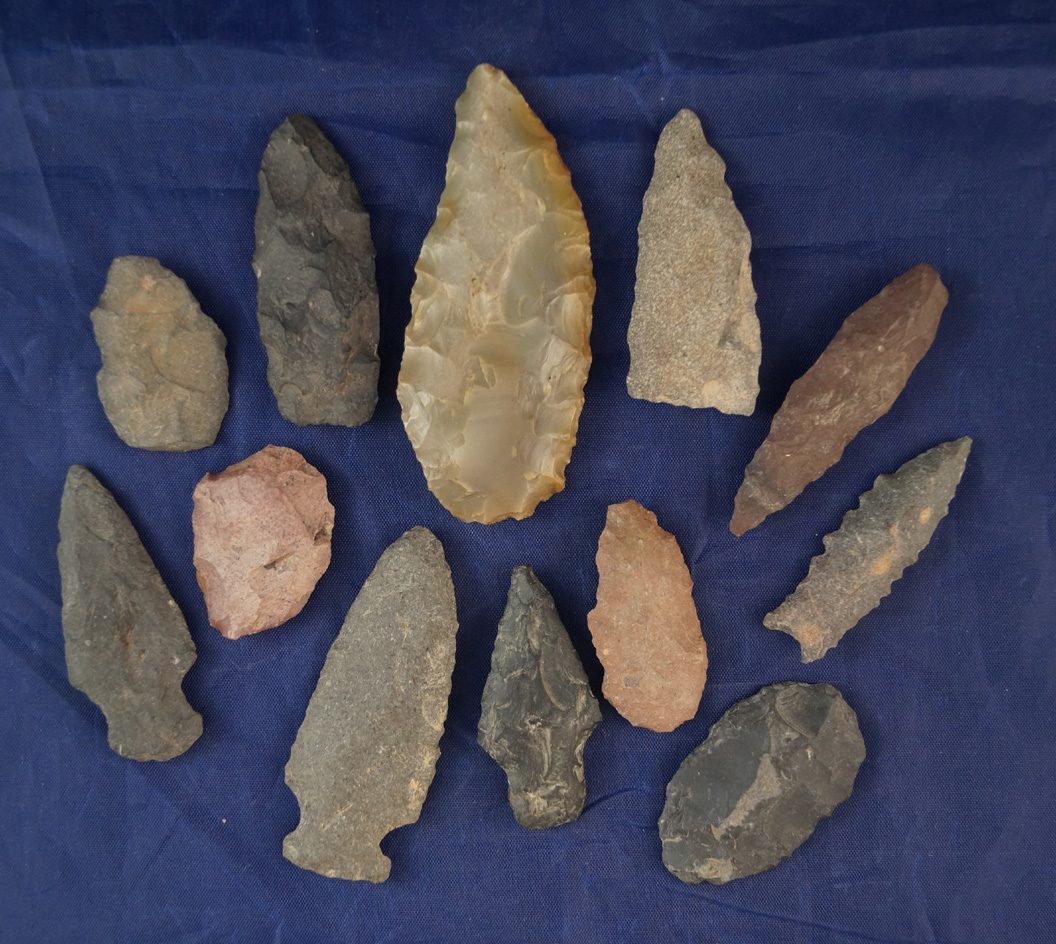 Group of assorted Midwestern Flint Artifacts, largest is 3 1/2".