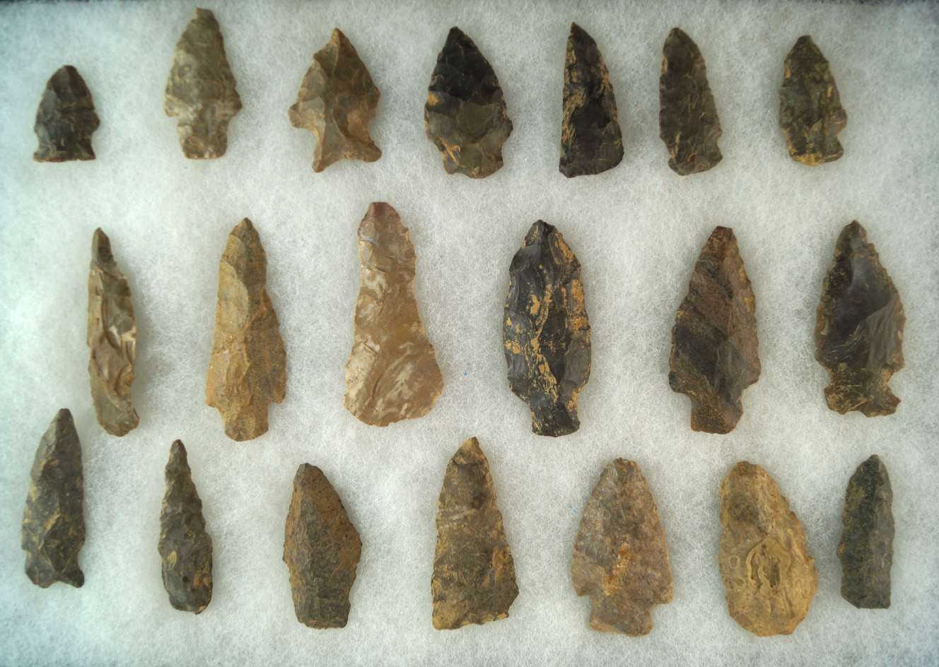 Group of 20 assorted Arrowheads, largest is 2 9/16"   found near the Cumberland, Creelsboro, KY.
