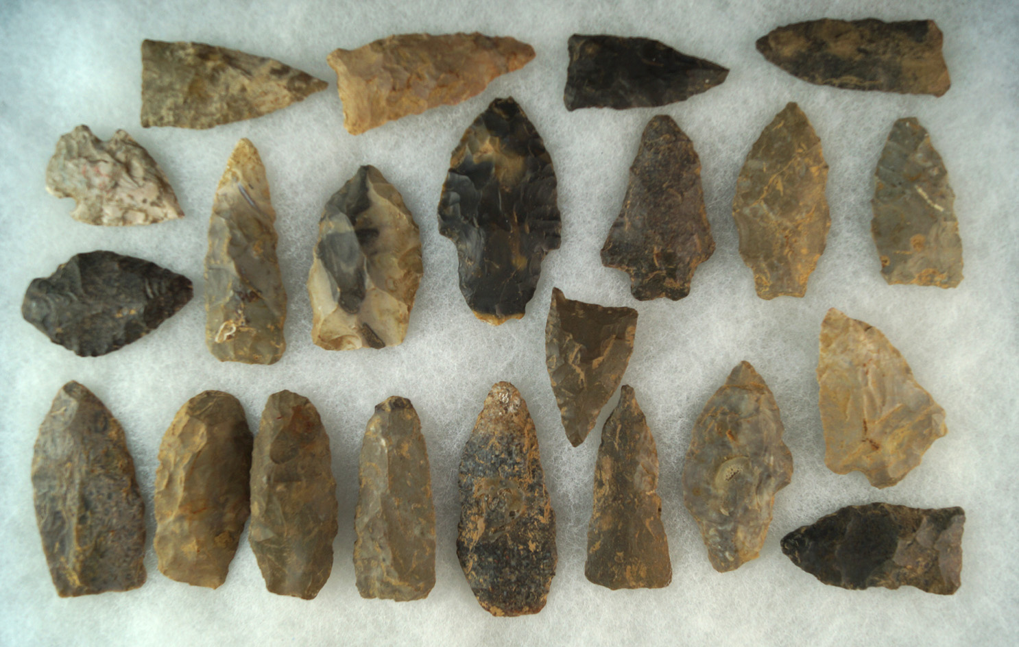 Set of 22 assorted Arrowheads, largest is 2 3/8"  found near the Cumberland River, Creelsboro, KY.