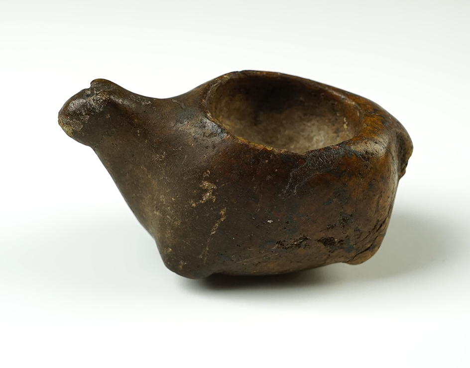 1 9/16" tall Llama Canopa that is nicely made. Found in Peru.