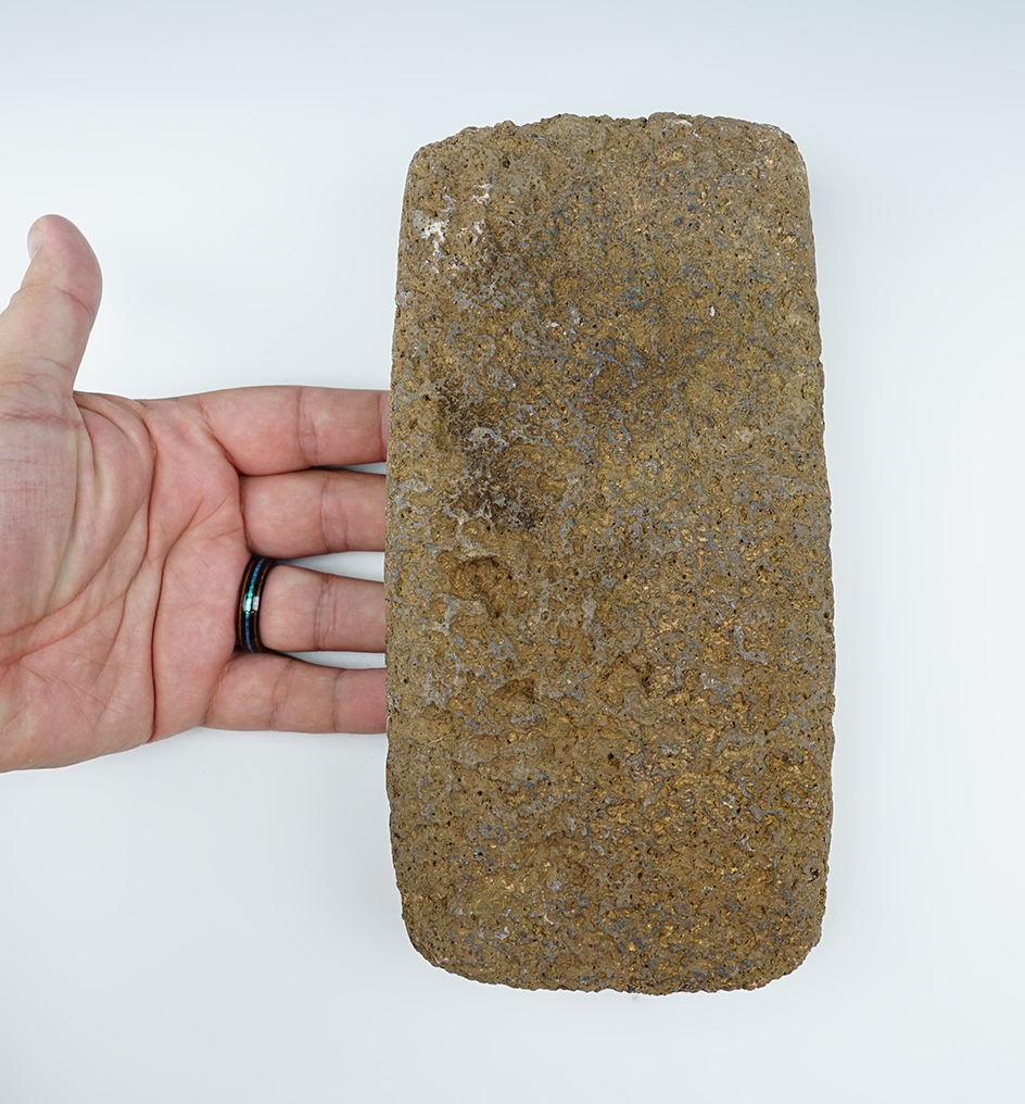 Very nicely shaped 8 1/4" by 4 1/8" lava stone mano found in New Mexico. Excellent example.