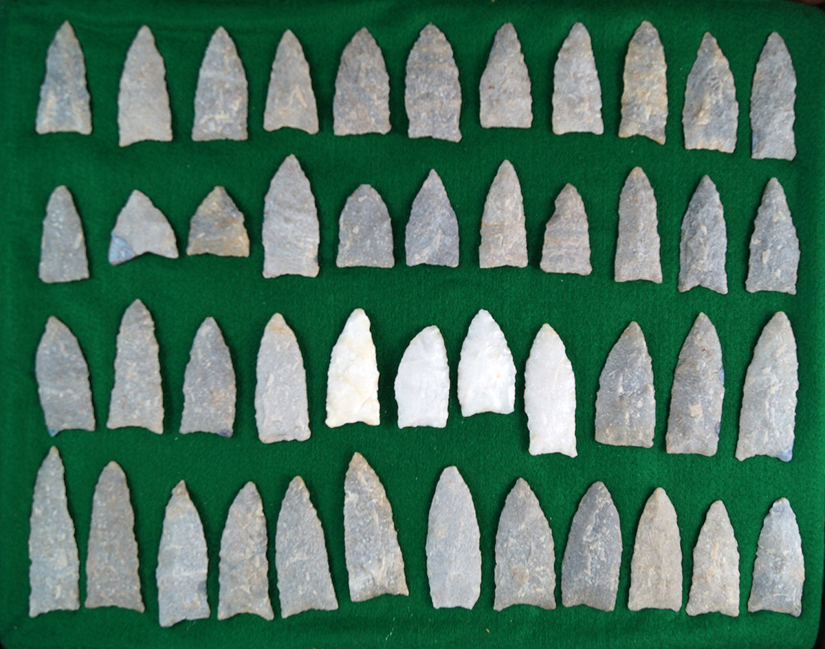 Large group of 45 Lanceolate flaked artifacts, several have minor restoration, found in Virginia