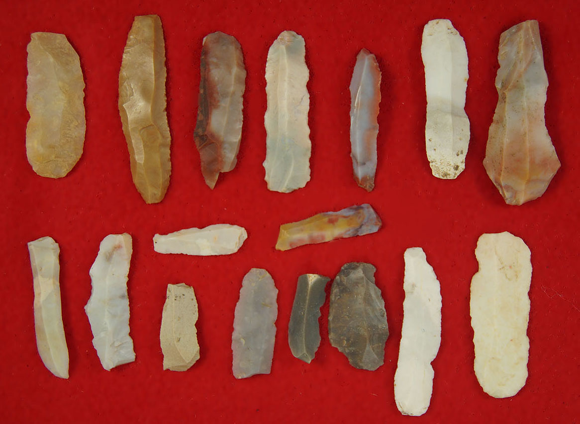 Set of 17 Flint Ridge Flint Hopewell Bladelets found in Ohio, largest is 3 3/8".