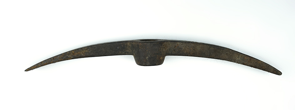 Vintage 9 1/4" Iron trade pick in very good condition.