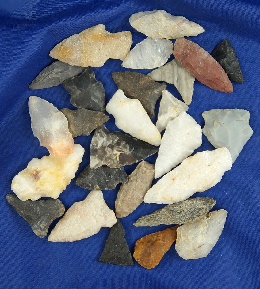 Group of 30 assorted Virginia Arrowheads, largest is 2".