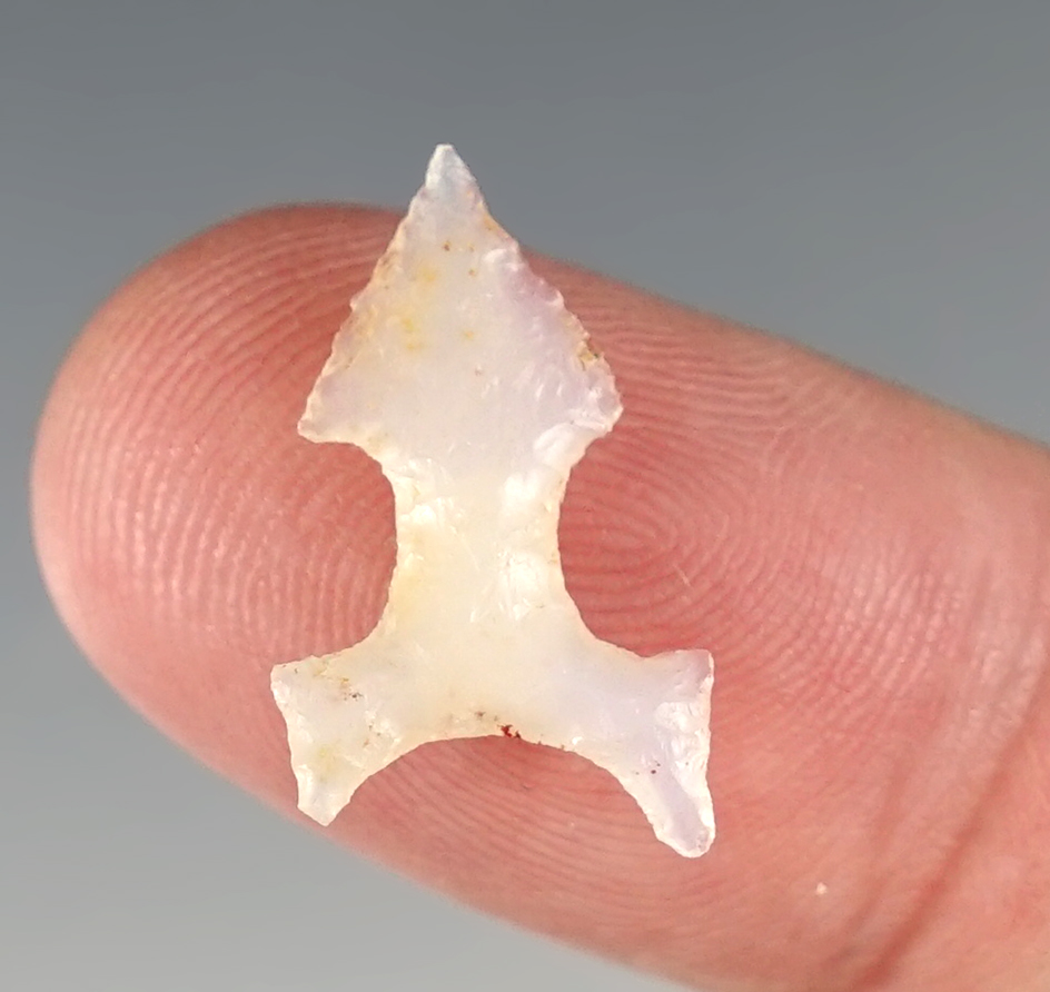 3/4" very uniquely styled Arrow Point - attractive highly translucent agate. New Mexico.