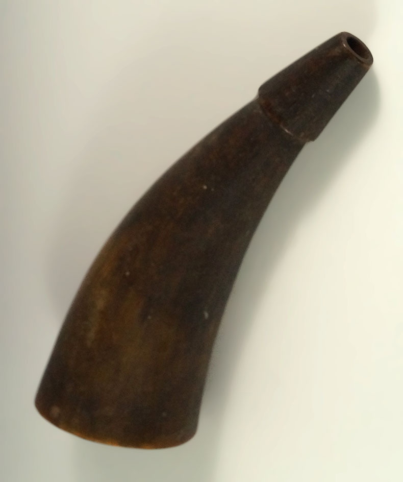 6 1/2" old Powder horn with great patina from the 1840s.