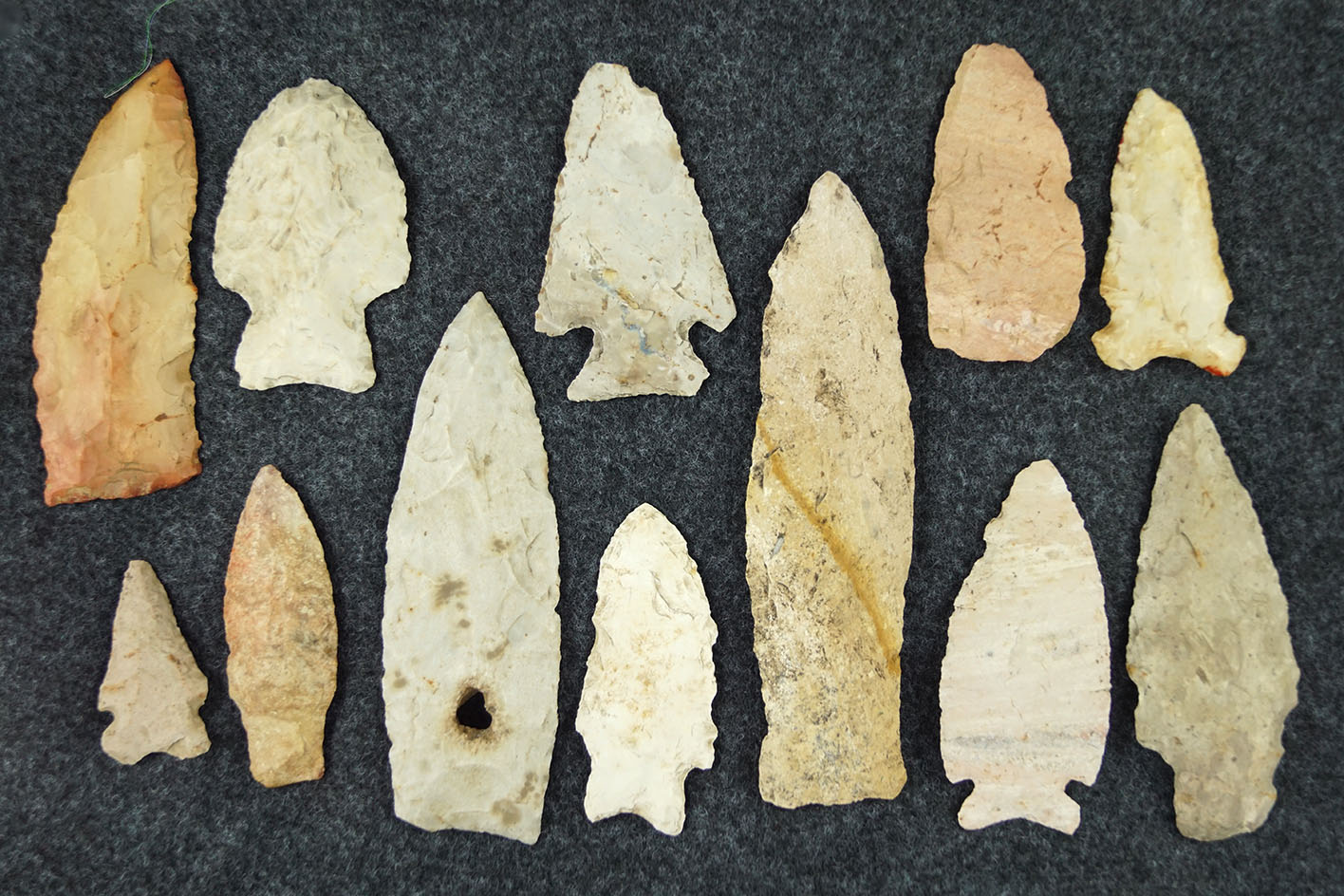 Group of 12 assorted Midwestern artifacts, largest is 4 3/4".