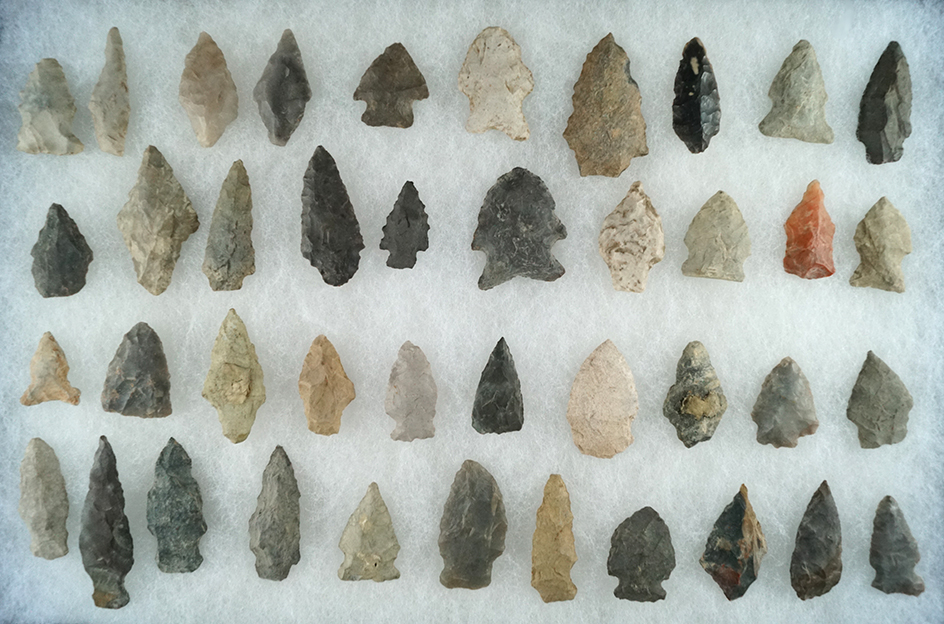 Large group of approximately 41 New Jersey area arrowheads, largest is 2 1/16".