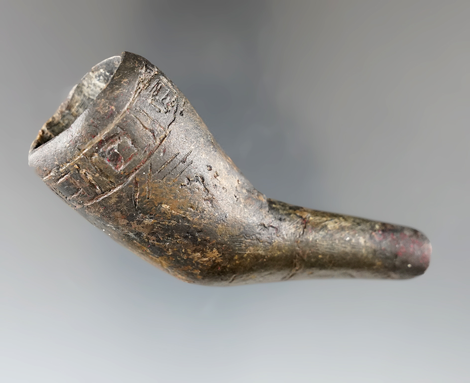 3 1/4" obtuse angle pottery pipe - New York. Some reglued pieces and some restoration.