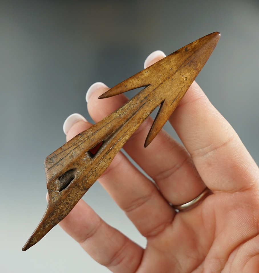 Beautifully crafted and well polished 4 3/16" Inuit harpoon toggle - Alaska. Stermer COA.