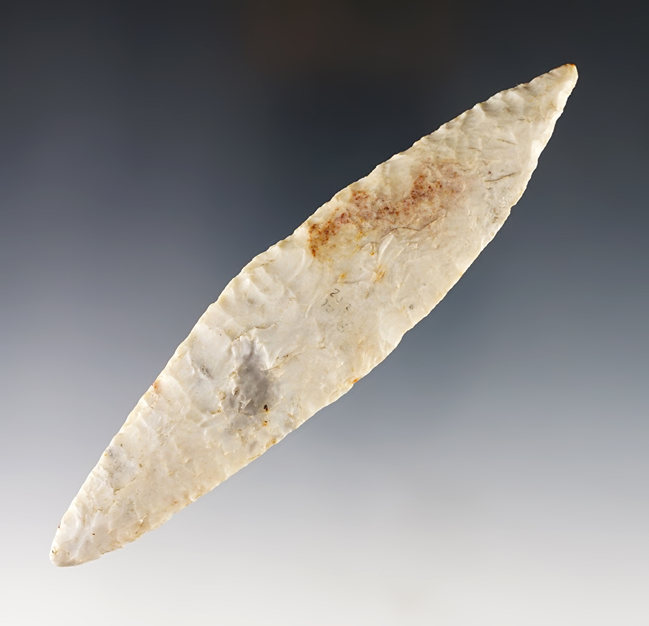 Fine 5 1/4" Harahey found in St. Clair Co., Illinois. Made from Crescent Quarry Chert.