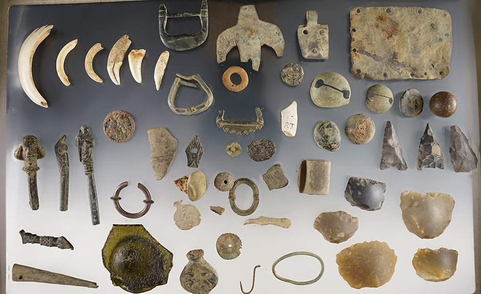 Set of misc. Site Material found in White Springs, Geneva, New York. 