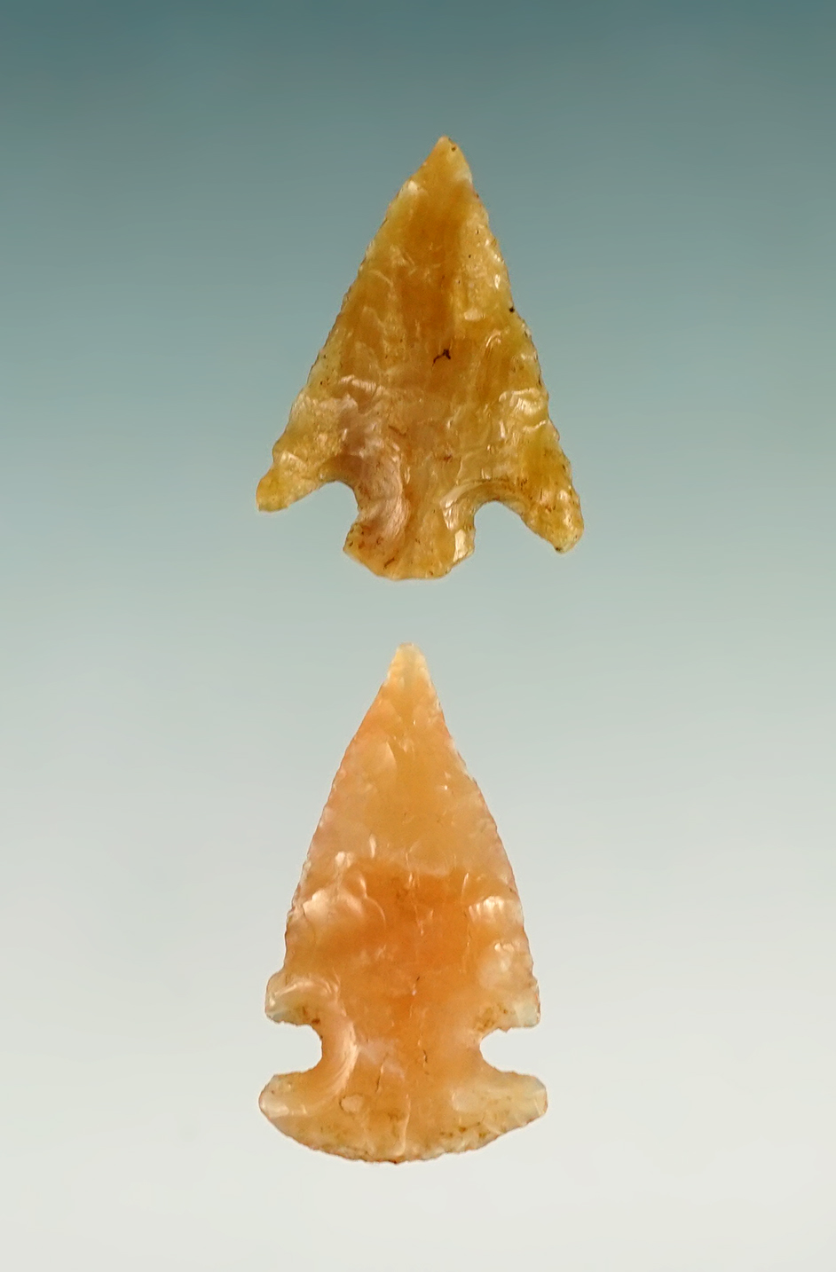 Pair of finely made Colorado points. The largest is 7/8".