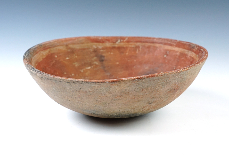 9 1/4" diameter x 2 3/4 tall Pre-Columbian pottery bowl in very good condition. Solid. Mexico.