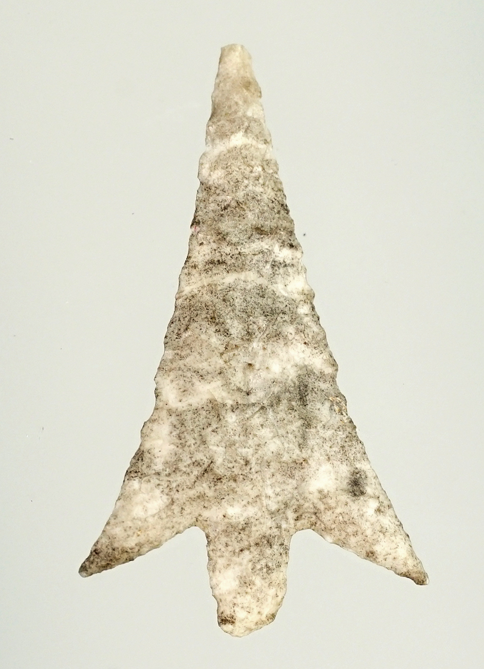 1 3/8" Columbia Plateau with excellent flaking and style. Recovered near the Columbia River.