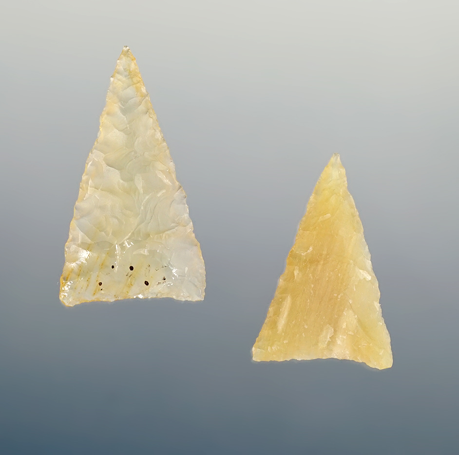 Pair of highly translucent Triangular points found in Washington. The largest is 1 1/8".