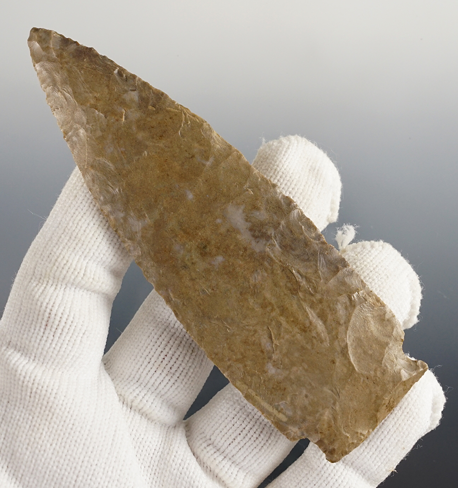 Thin and well made 4 3/16" Illinois Benton made from Ft. Payne Chert. Bennett COA.