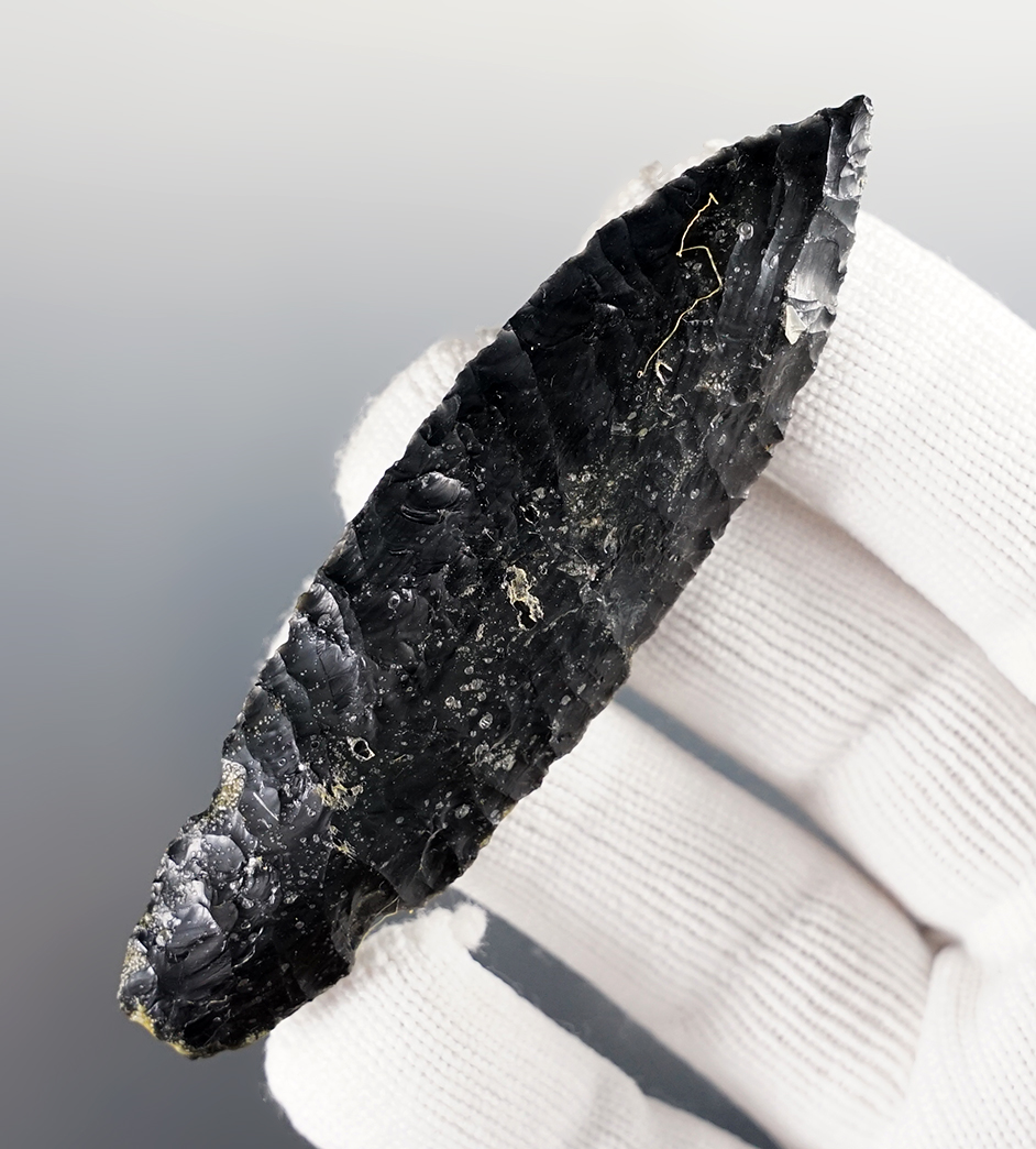 3 3/16" beautifully flaked Nightfire in excellent condition. Recovered in southern Oregon.