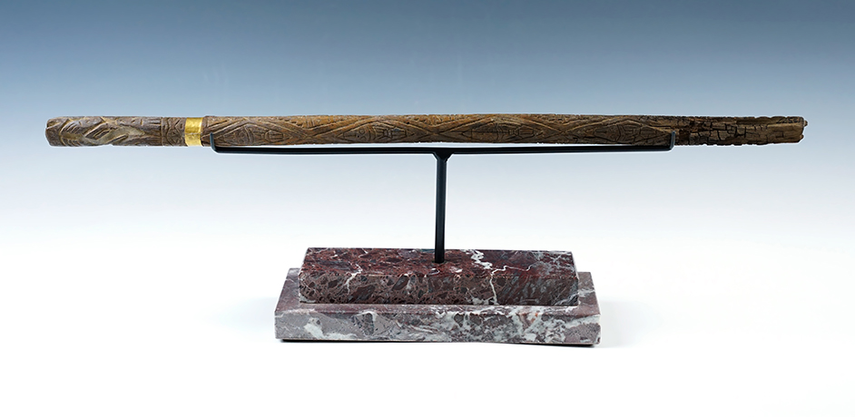 18 1/2'' long by 3/4" diameter PreColumbian Paracas Incised Wood Scepter with gold trim. COA. 