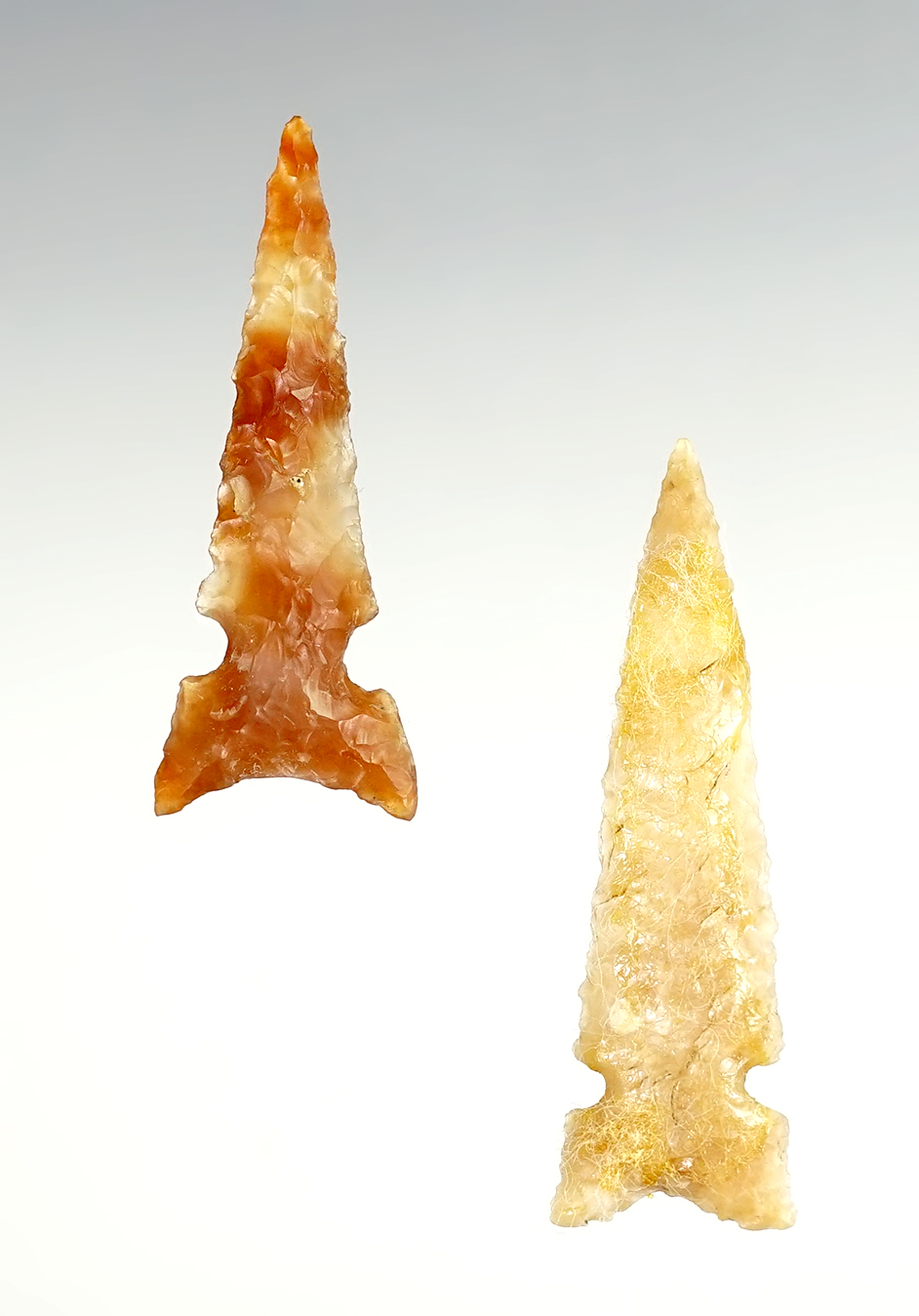 Pair of extra fine Desert Sierra points in excellent condition. Oregon/Washington area. 