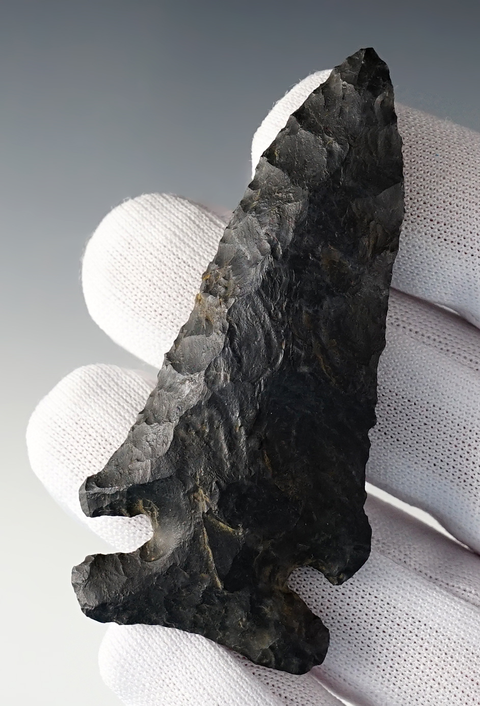 Nicely made 2 3/4" Ohio Archaic Thebes Bevel in excellent condition. Made from Coshocton Flint.