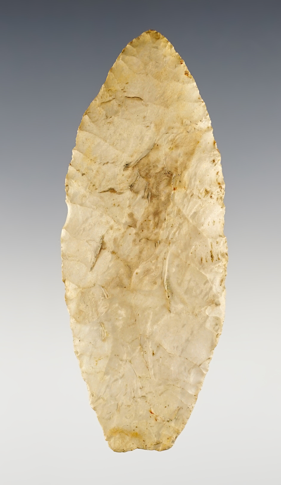 3 13/16" Well styled Paleo Agate Basin with grinding to the lower blade edges. Found in Illinois.