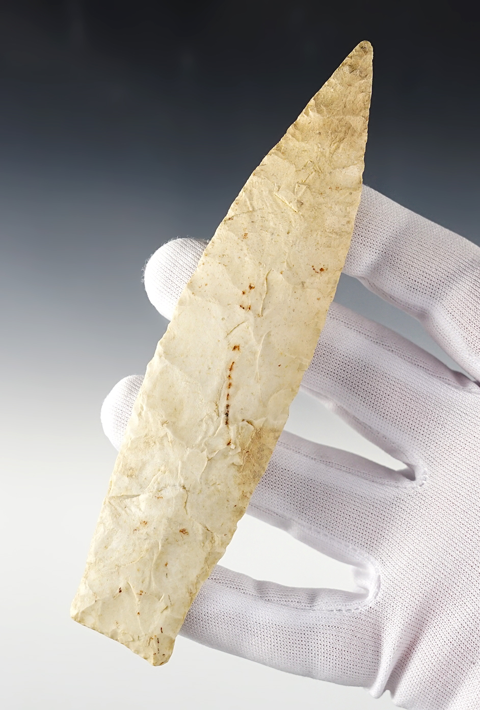 Large 5 7/8" Sedalia found in Missouri. Made from Burlington chert.