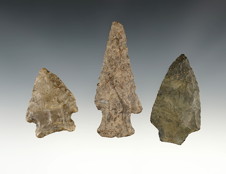 Set of 3 well patinated Midwest points. The largest is 3 1/4".