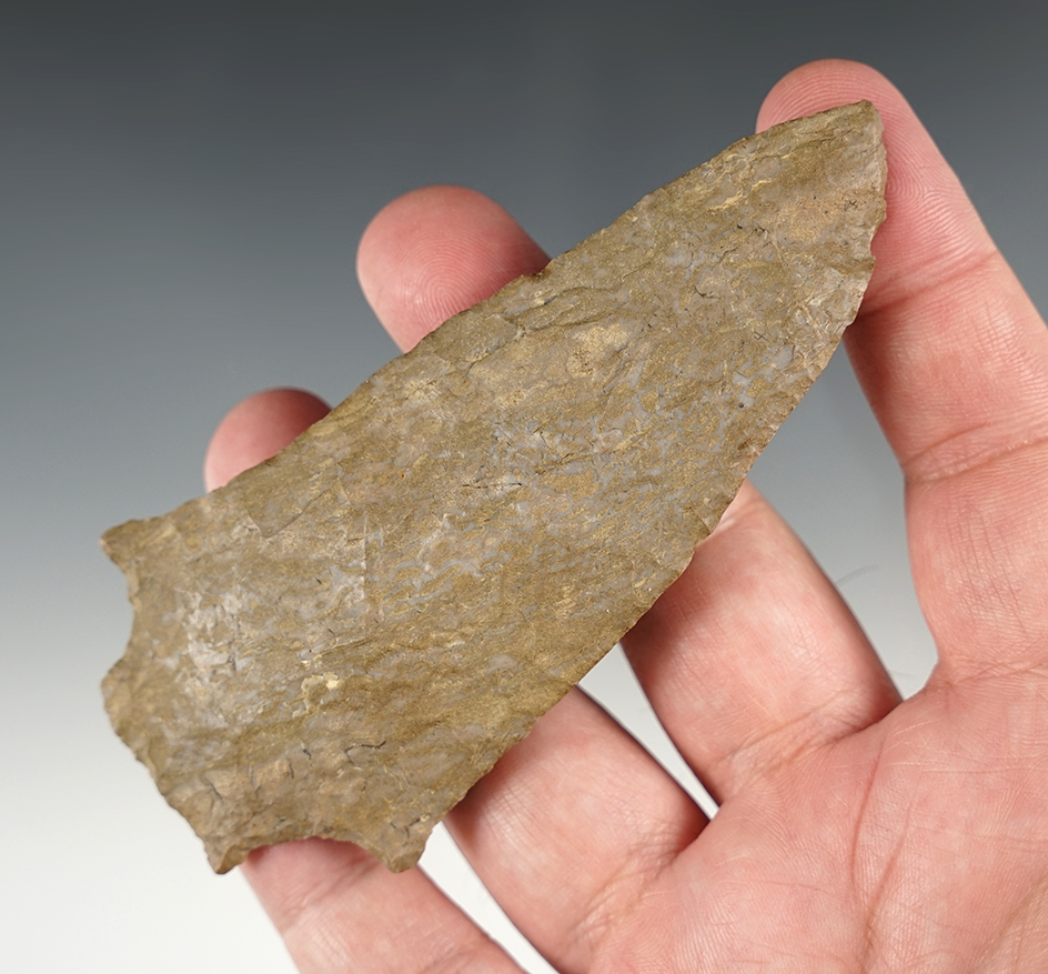 Nicely styled 4 5/16" Pickwick found in the Tennessee/Kentucky area. Made from Fort Payne chert.