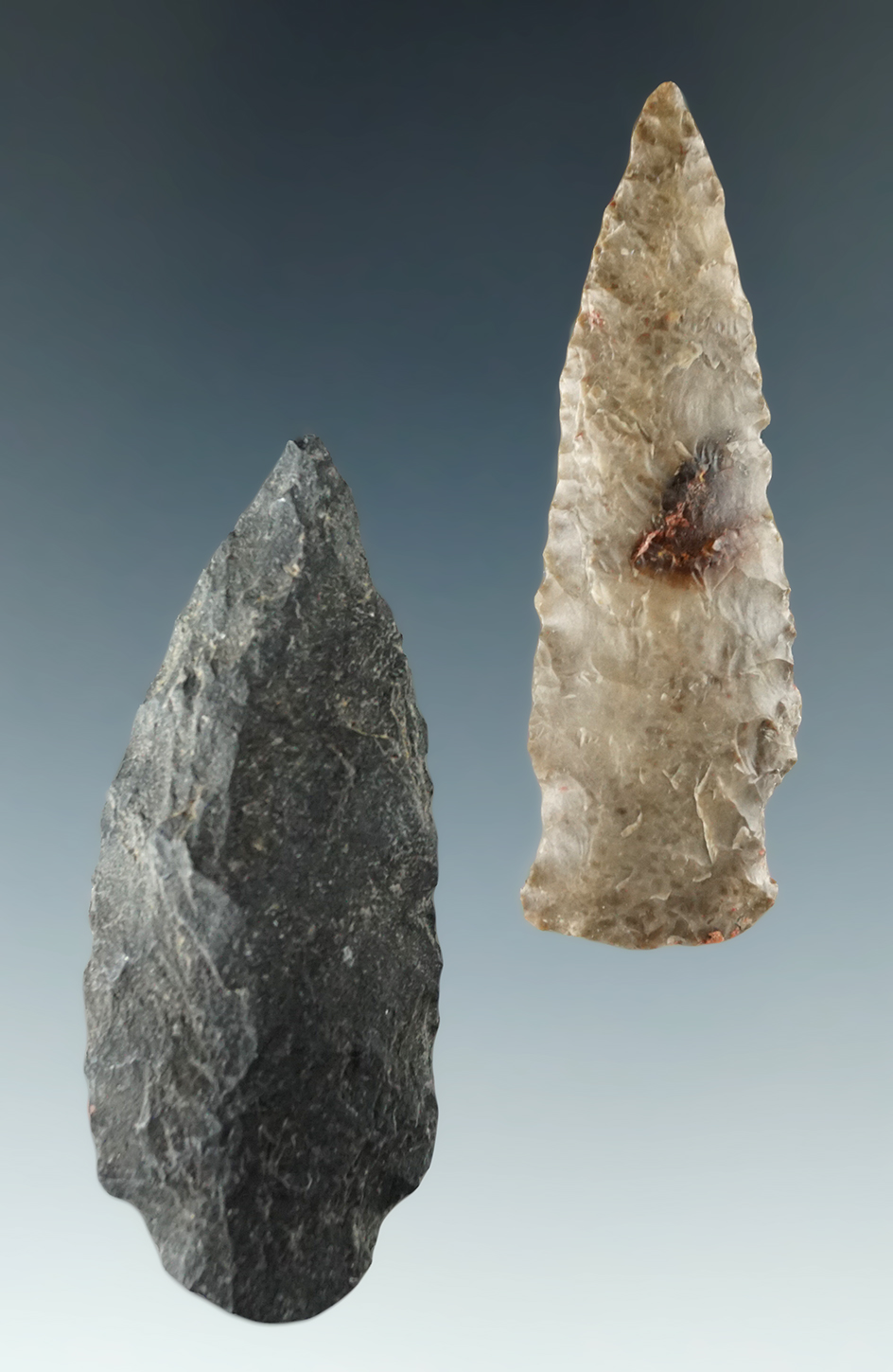 Pair of Columbia River arrowheads, largest is 2".