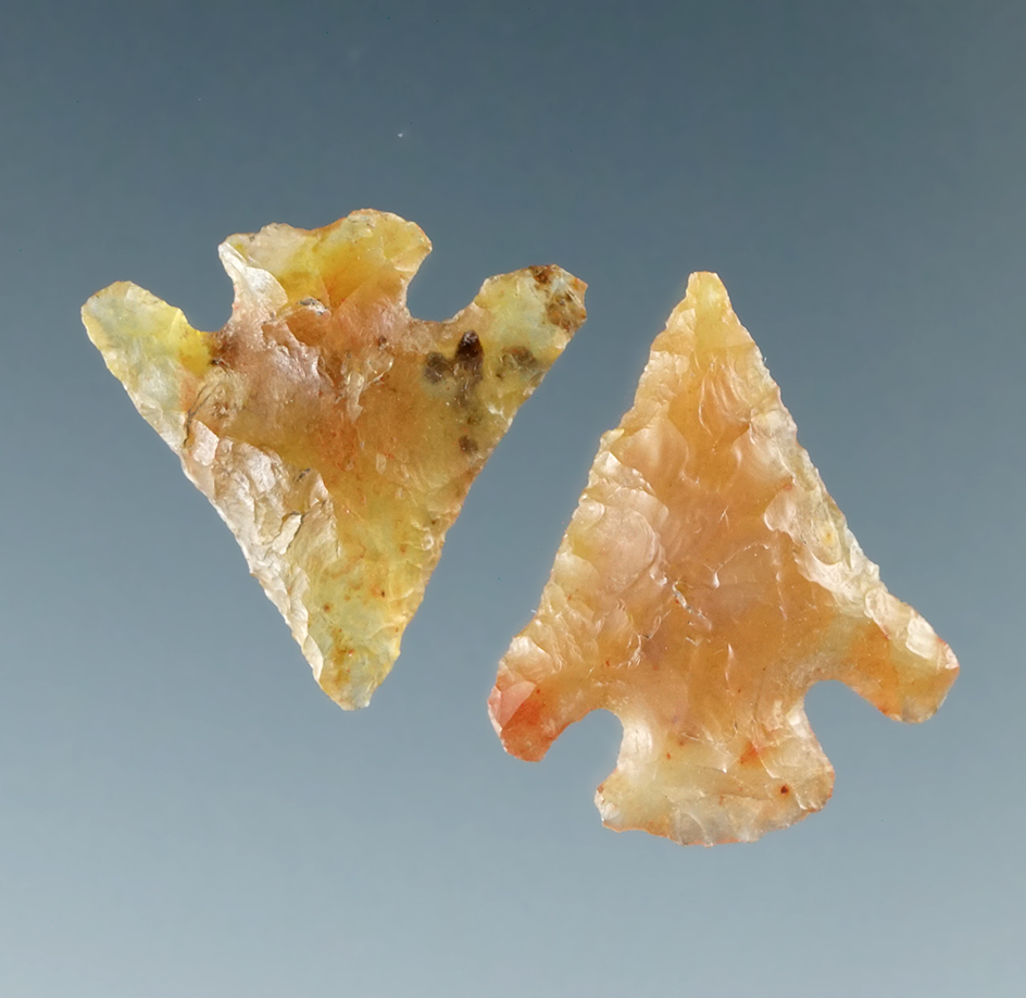 Pair of Columbia Plateau points made from high quality material. Both around 11/16".