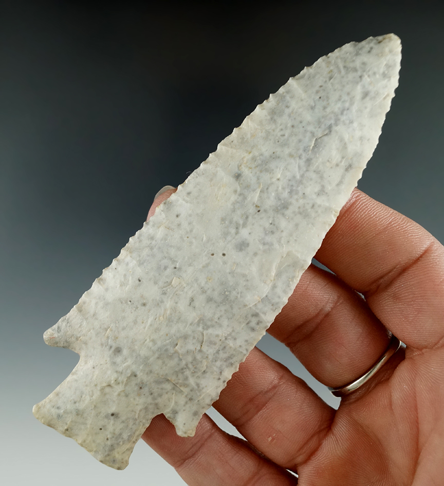 Excellent style on this 4 1/8" Hardin - Callaway Co., MO.  Jefferson City chert. Minor restoration 1