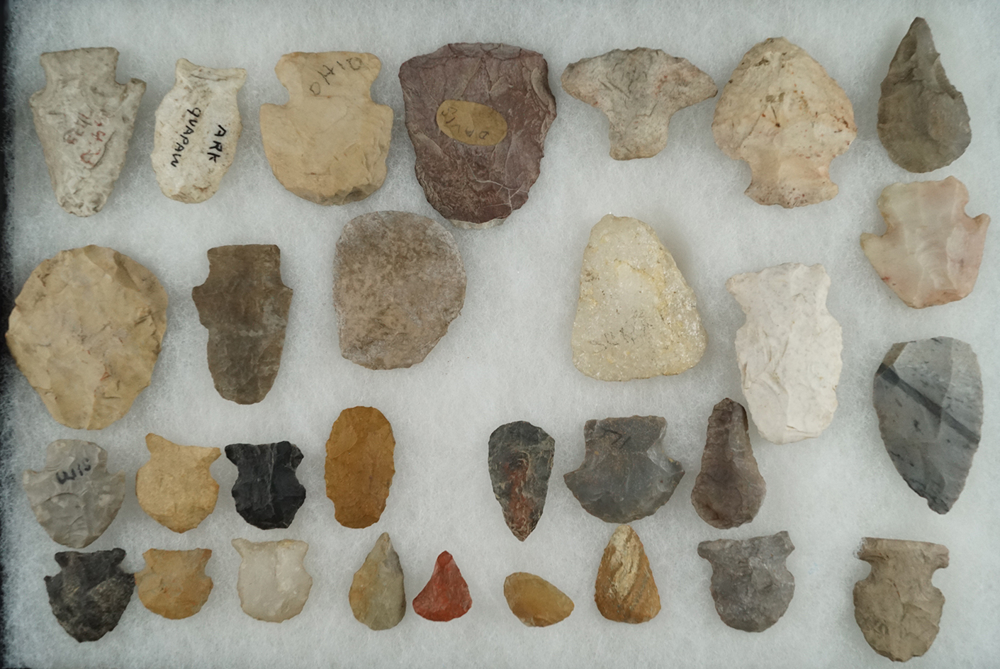 Group of 30 assorted scrapers and hafted scrapers found in the Midwest. Largest is 2".