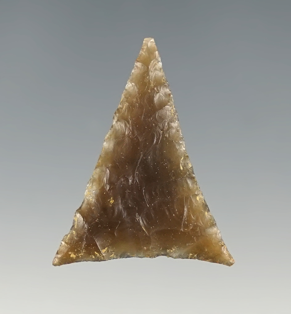 Translucent 1 1/4" Kentucky Triangle point that is well made.