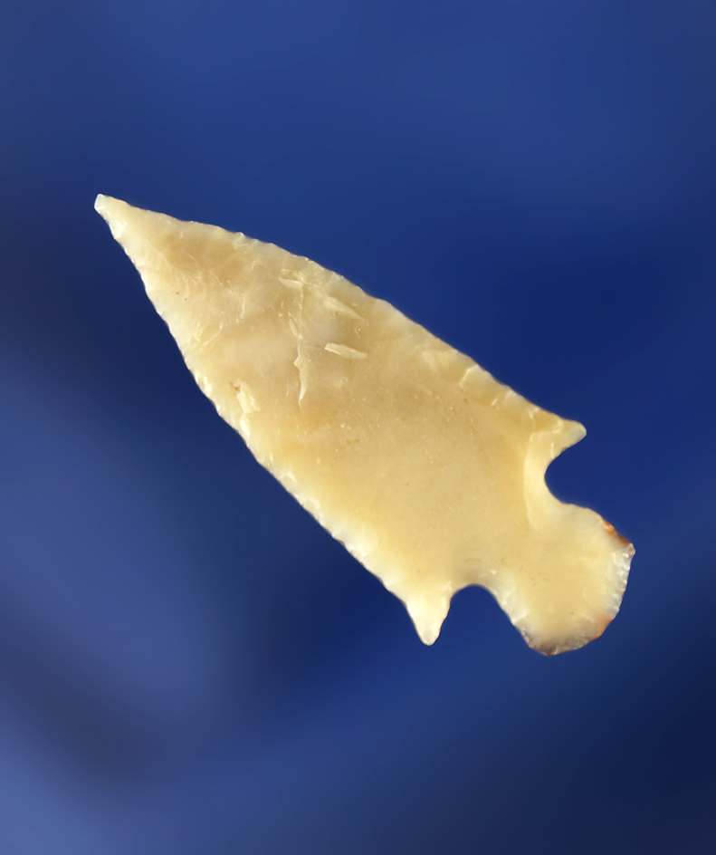 1 1/16" Dagger that is very thin, well styled with a needle tip. Made of Clear Agate.