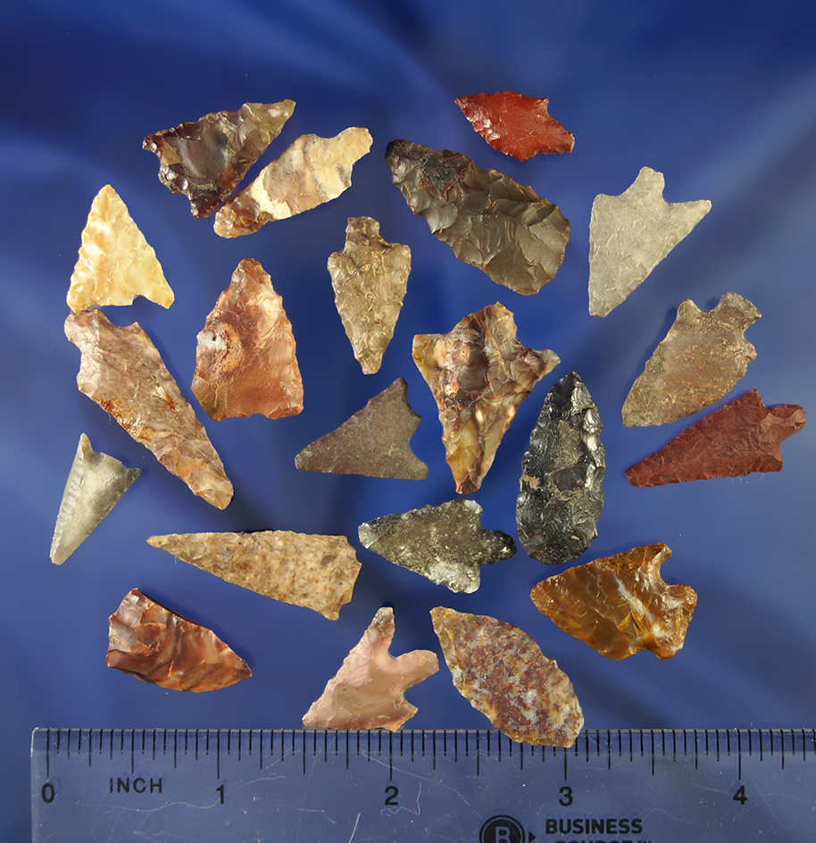 Group of 21 assorted arrowheads, largest is 1 1/4".